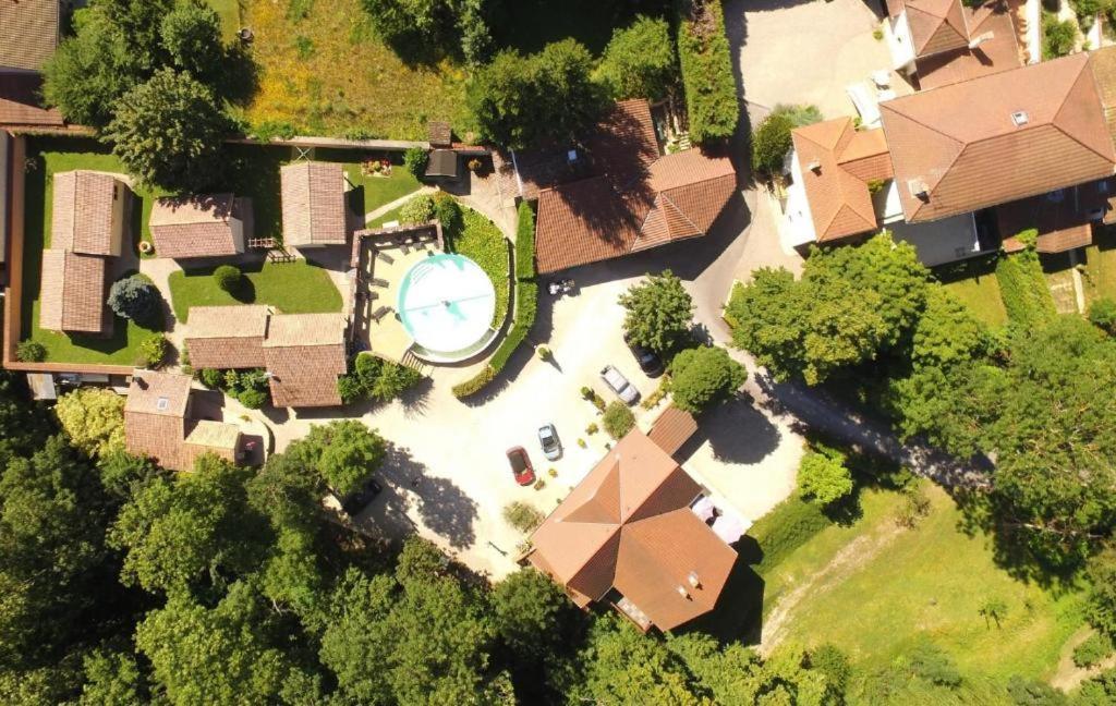 Les Jardins Du Castel Gites Annick Et Jean Paul Saint-Georges-d'Esperanche Zewnętrze zdjęcie